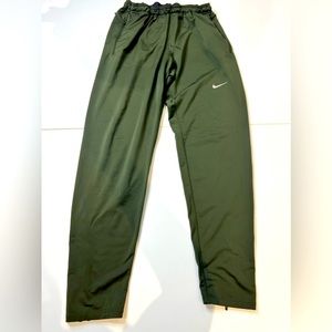Nike joggers army green good condition